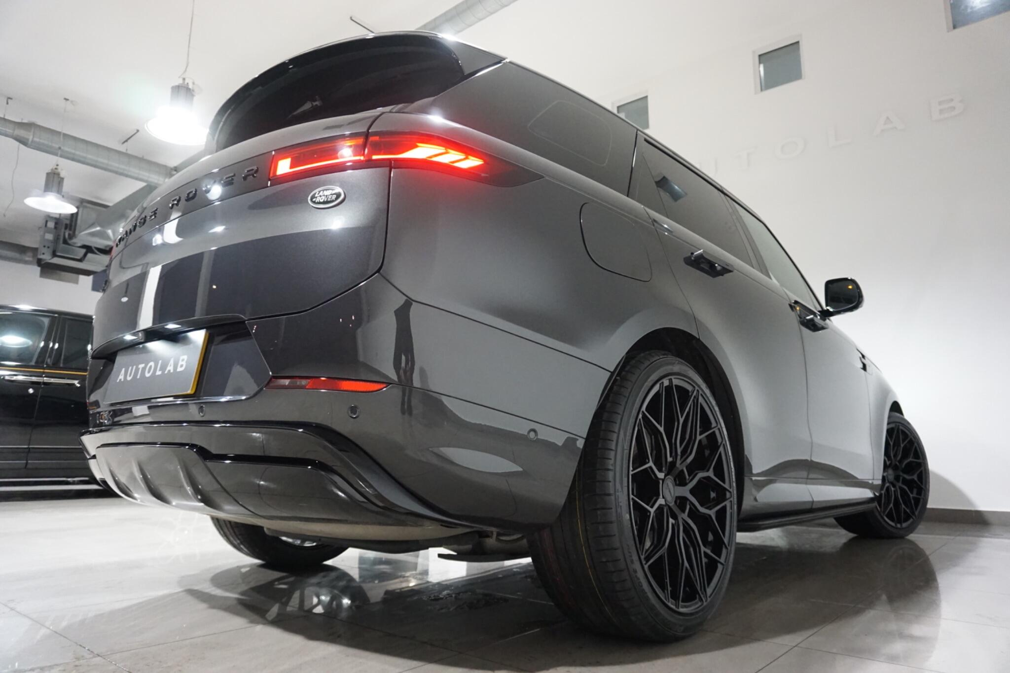 Land Rover Range Rover Sport 3.0 D300 MHEV Dynamic SE SUV 5dr Diesel Auto 4WD Euro 6 (s/s) (300 ps)